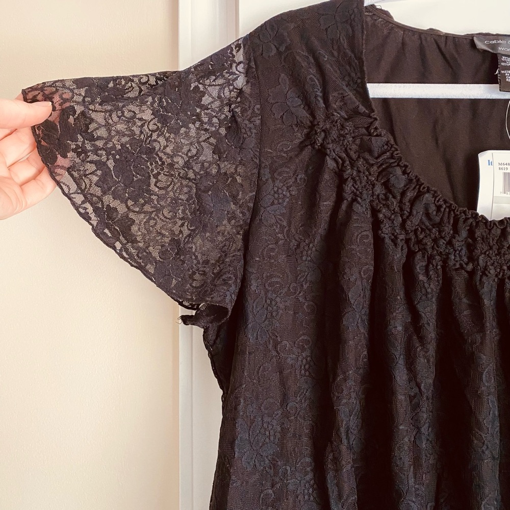 Cable and Gauge Woman Elegant Black Lace Textured V-neck Goth Party NWT